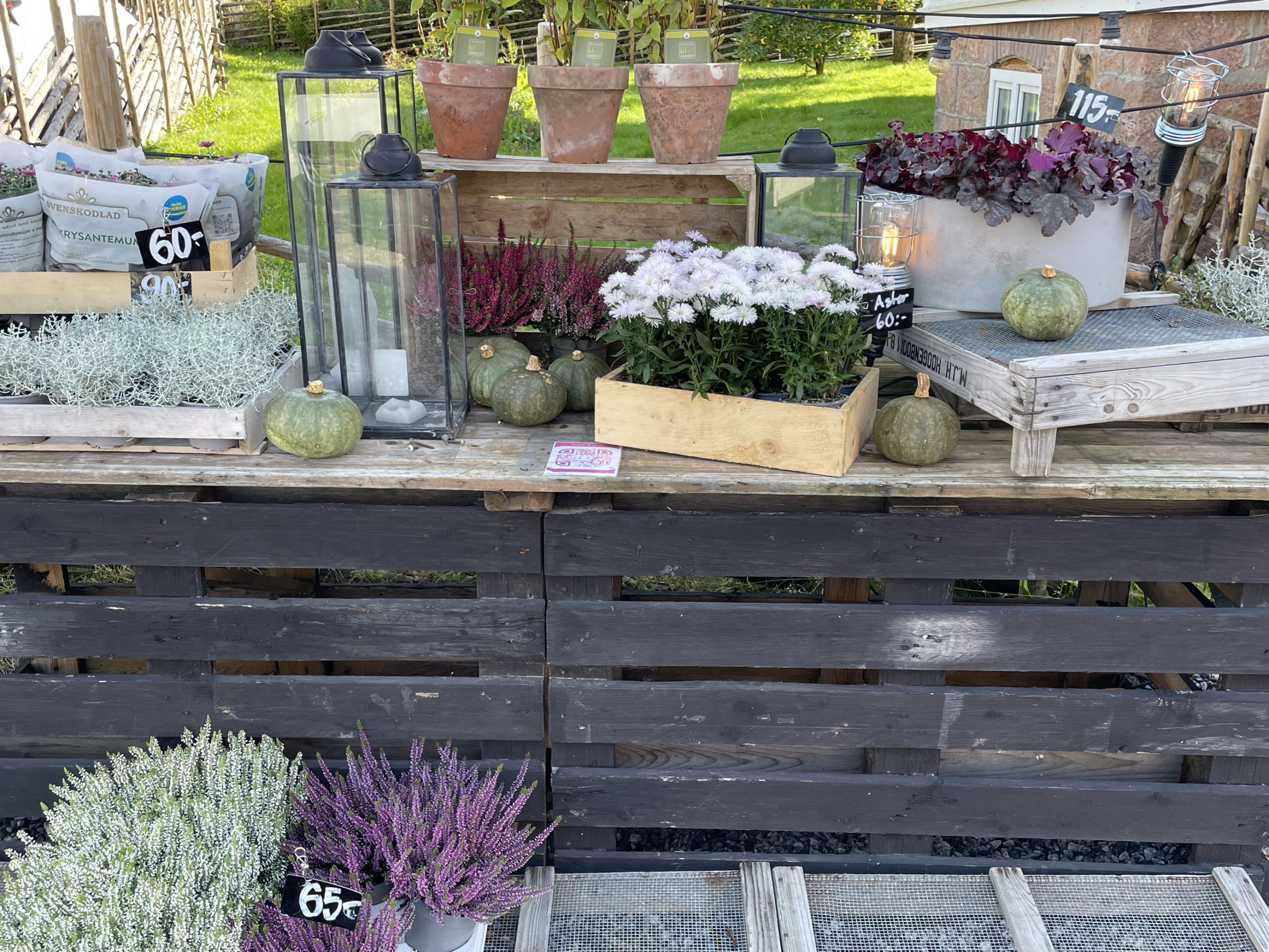 Flora & Floristik i Dalsjöfors erbjuder blomsterprenumerationer och obemannad handel med Jobbs plattform – flexibel shopping dygnet runt